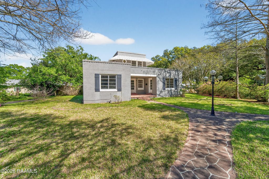 601 Maumus Street, New Iberia, LA 70563