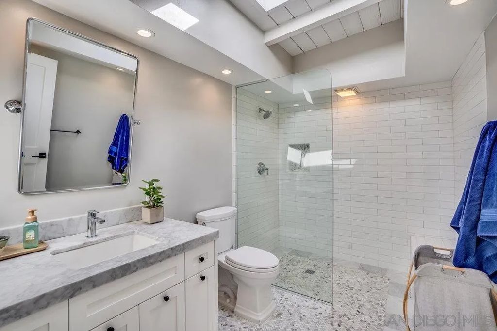 Image 23 of property listing at 15035 El Camino Real, Del Mar, CA 92014