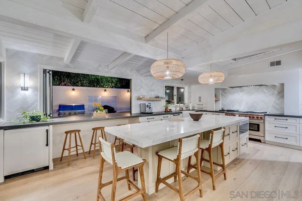 Image 32 of property listing at 15035 El Camino Real, Del Mar, CA 92014