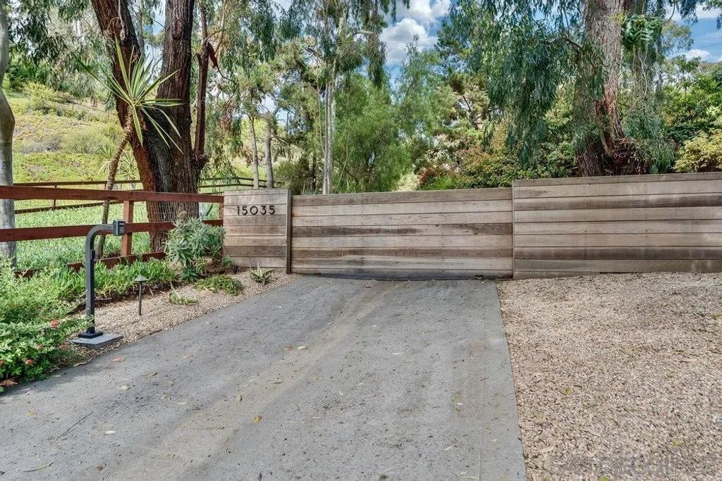 Image 38 of property listing at 15035 El Camino Real, Del Mar, CA 92014