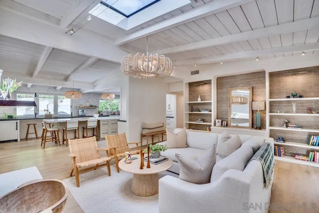 Image 6 of property listing at 15035 El Camino Real, Del Mar, CA 92014