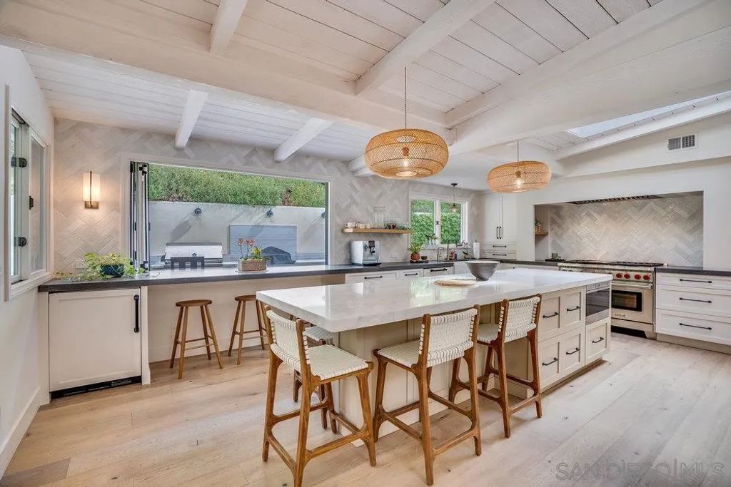 Image 9 of property listing at 15035 El Camino Real, Del Mar, CA 92014