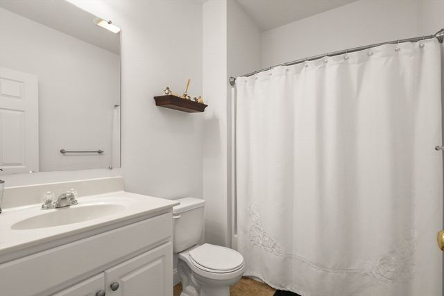 21 Grey Hawk Dr 21, Mashpee, MA 02649