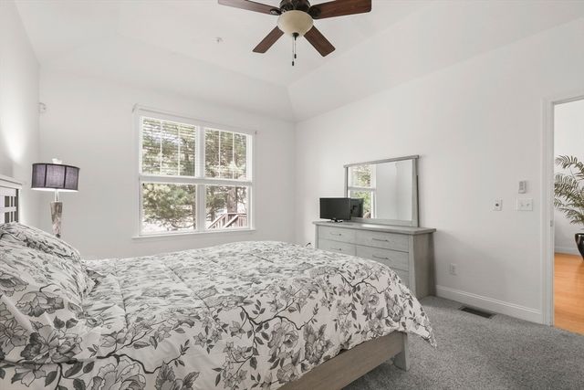 21 Grey Hawk Dr 21, Mashpee, MA 02649
