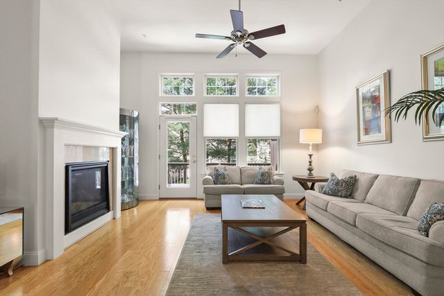21 Grey Hawk Dr 21, Mashpee, MA 02649