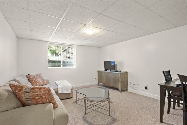21 Grey Hawk Dr 21, Mashpee, MA 02649