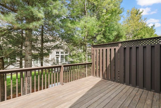 21 Grey Hawk Dr 21, Mashpee, MA 02649
