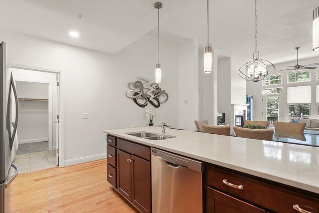 21 Grey Hawk Dr 21, Mashpee, MA 02649