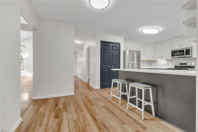 121 Gardenville DR, Yorktown, VA 23693
