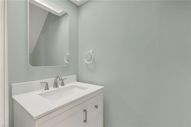 121 Gardenville DR, Yorktown, VA 23693