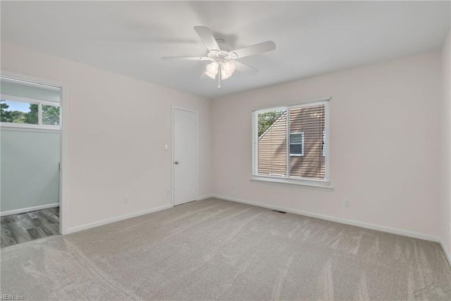 121 Gardenville DR, Yorktown, VA 23693