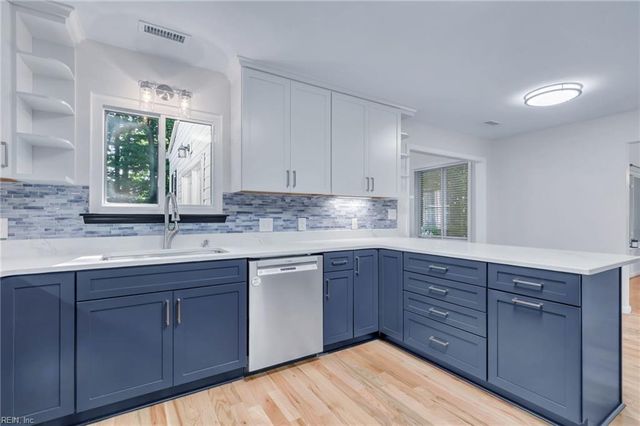 121 Gardenville DR, Yorktown, VA 23693