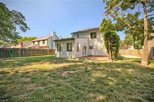 121 Gardenville DR, Yorktown, VA 23693