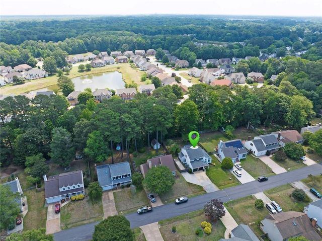121 Gardenville DR, Yorktown, VA 23693