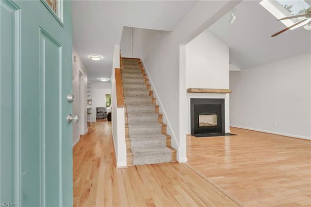 121 Gardenville DR, Yorktown, VA 23693