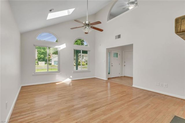 121 Gardenville DR, Yorktown, VA 23693