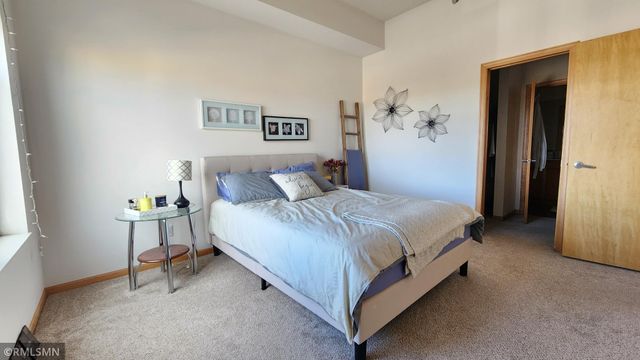 2650 University Avenue W 323, Saint Paul, MN 55114