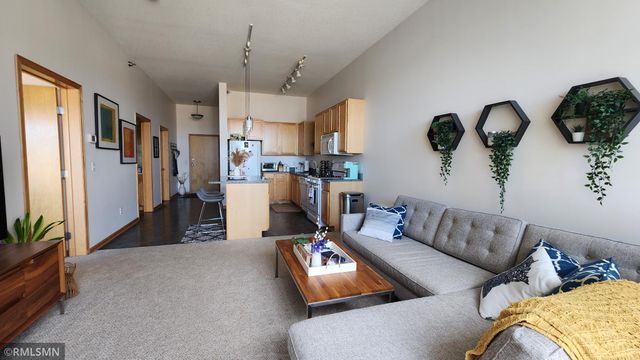 2650 University Avenue W 323, Saint Paul, MN 55114