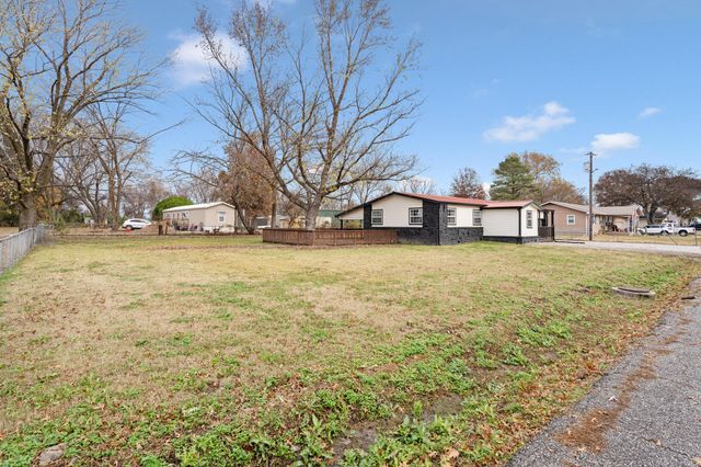 1517 80th Street, Grove, OK 74344