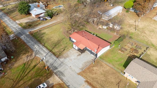 1517 80th Street, Grove, OK 74344