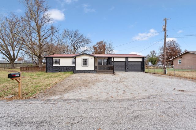 1517 80th Street, Grove, OK 74344