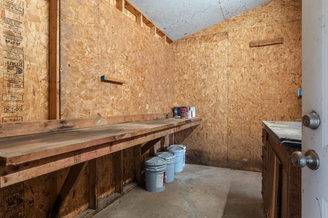 1517 80th Street, Grove, OK 74344