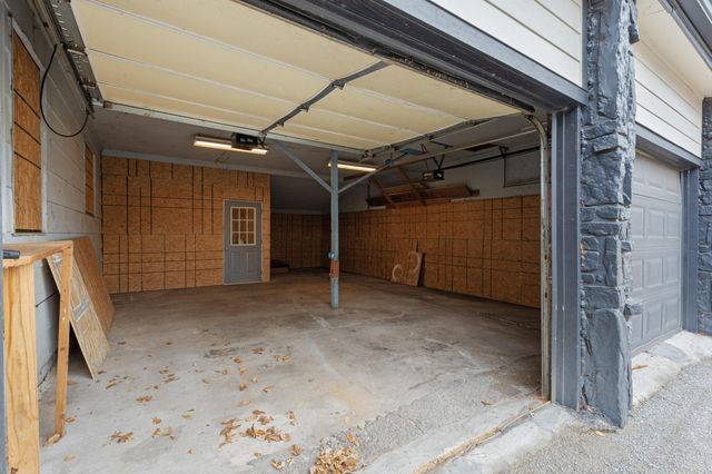 1517 80th Street, Grove, OK 74344