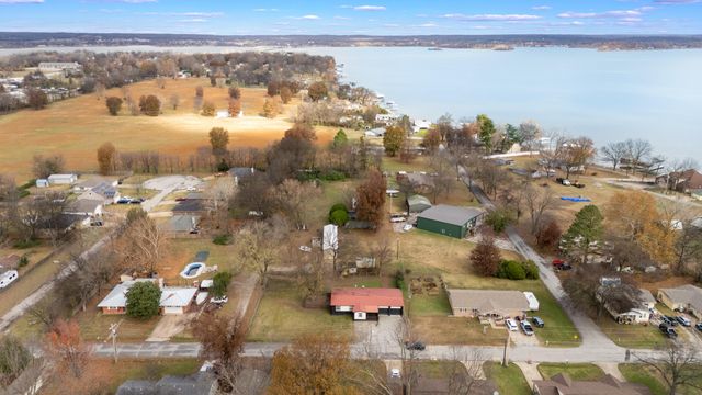 1517 80th Street, Grove, OK 74344