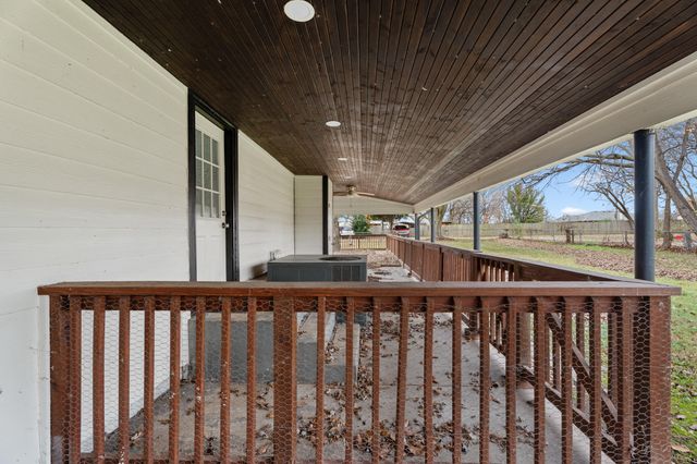 1517 80th Street, Grove, OK 74344