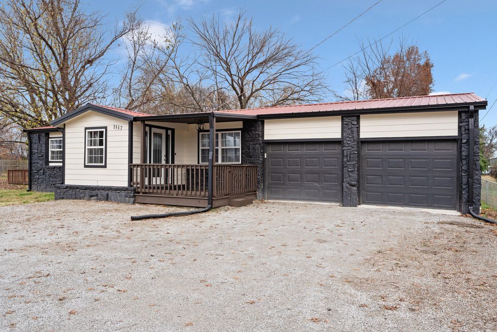 1517 80th Street, Grove, OK 74344