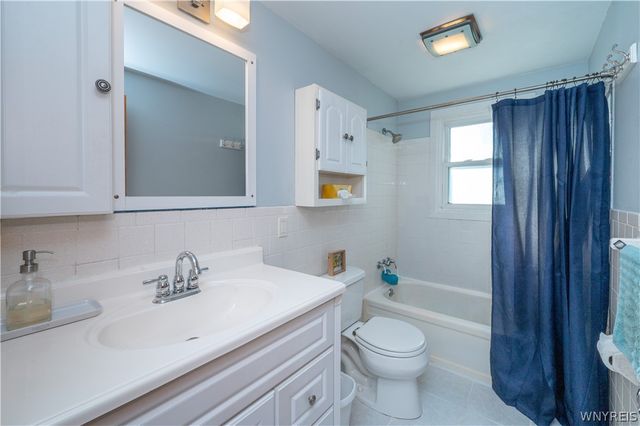 6463 Ward Rd, Wheatfield, NY 14132