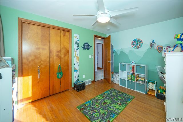 6463 Ward Rd, Wheatfield, NY 14132