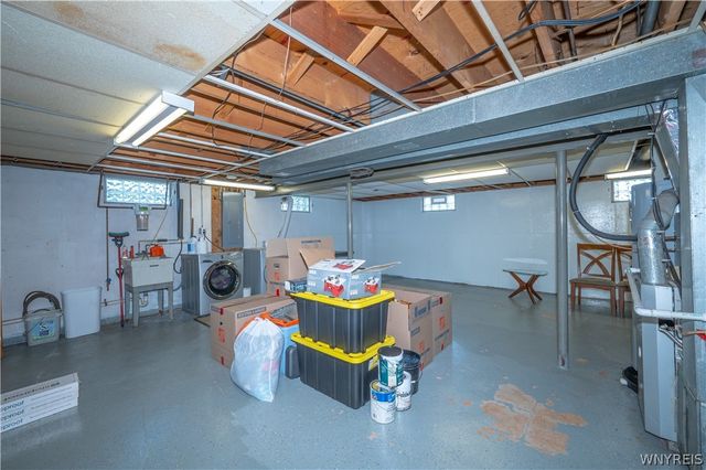 6463 Ward Rd, Wheatfield, NY 14132