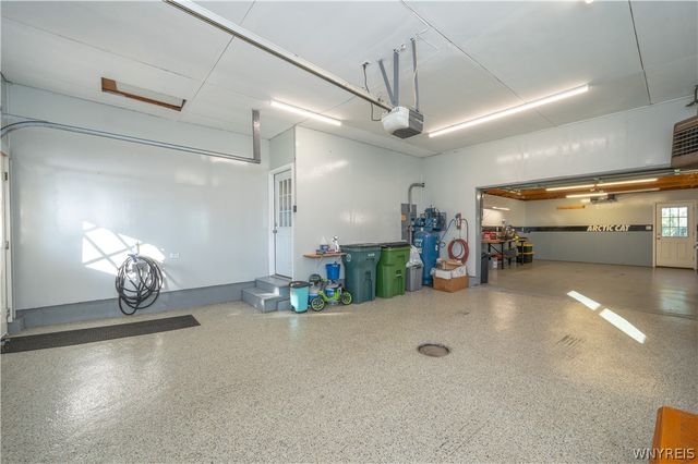 6463 Ward Rd, Wheatfield, NY 14132