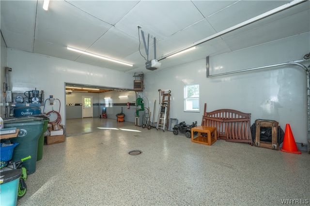 6463 Ward Rd, Wheatfield, NY 14132