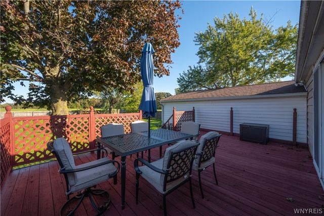 6463 Ward Rd, Wheatfield, NY 14132