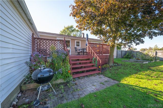 6463 Ward Rd, Wheatfield, NY 14132