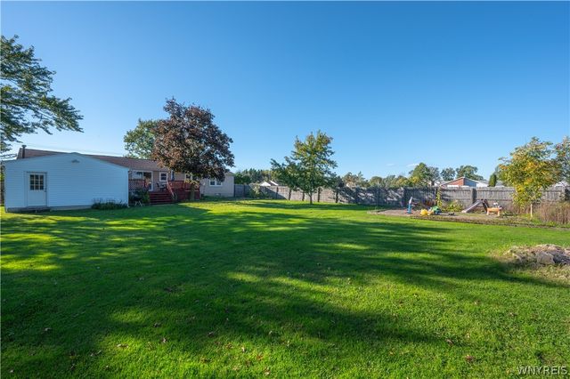 6463 Ward Rd, Wheatfield, NY 14132
