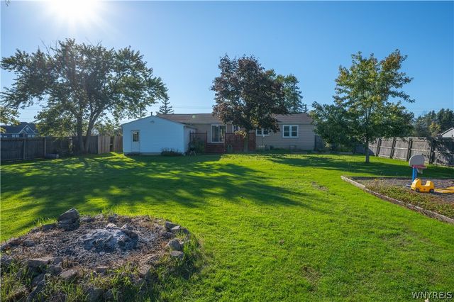 6463 Ward Rd, Wheatfield, NY 14132