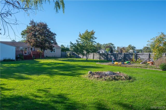 6463 Ward Rd, Wheatfield, NY 14132