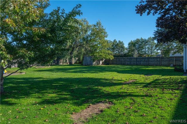 6463 Ward Rd, Wheatfield, NY 14132