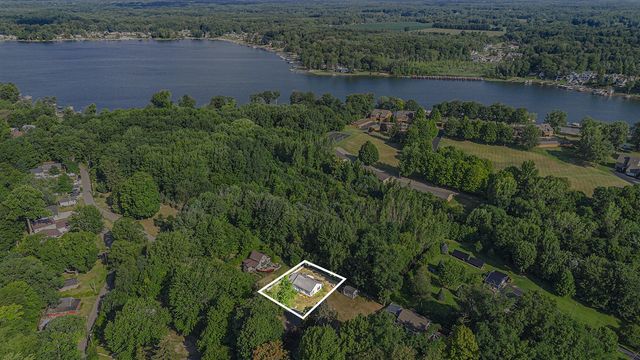 8663 Little Paw Paw Avenue, Watervliet, MI 49098