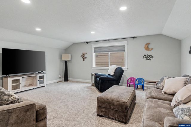 1701 Juniper Butte Av SE, Salem, OR 97306