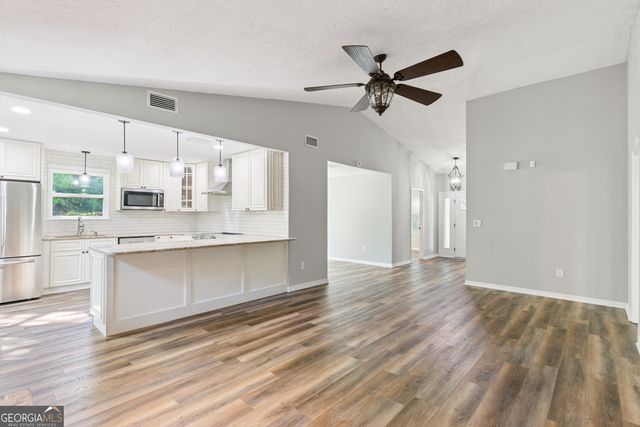 118 Rising Mist Way, Kingsland, GA 31548