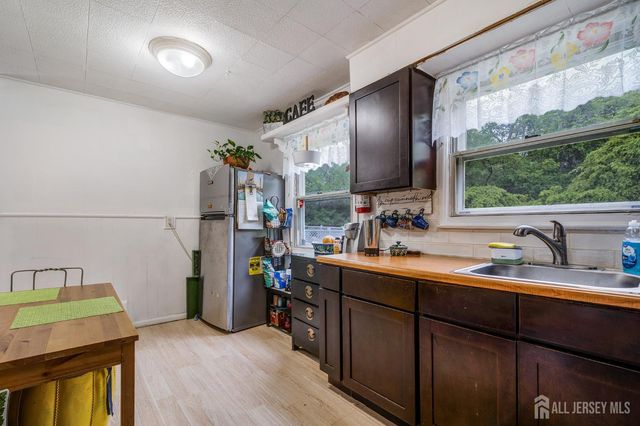 520 N Park Drive N, Perth Amboy, NJ 08861