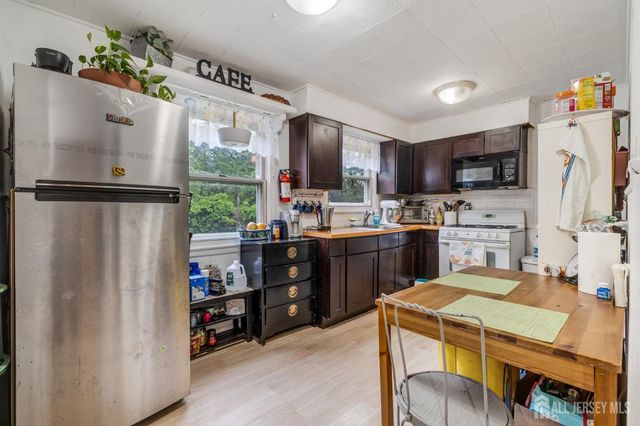 520 N Park Drive N, Perth Amboy, NJ 08861