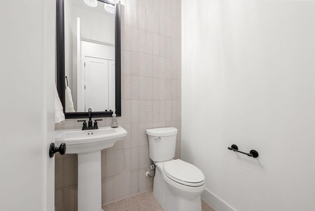 212 Jates Field BND, Liberty Hill, TX 78642