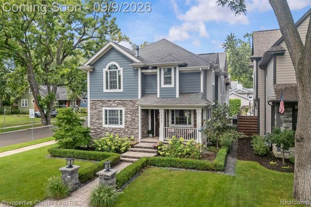 932 Roselawn Drive, Rochester, MI 48307