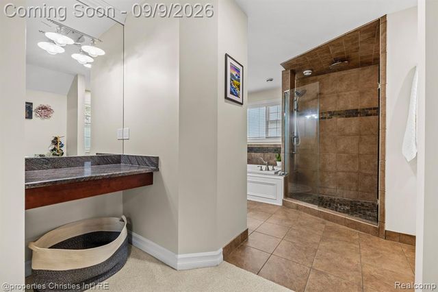 932 Roselawn Drive, Rochester, MI 48307