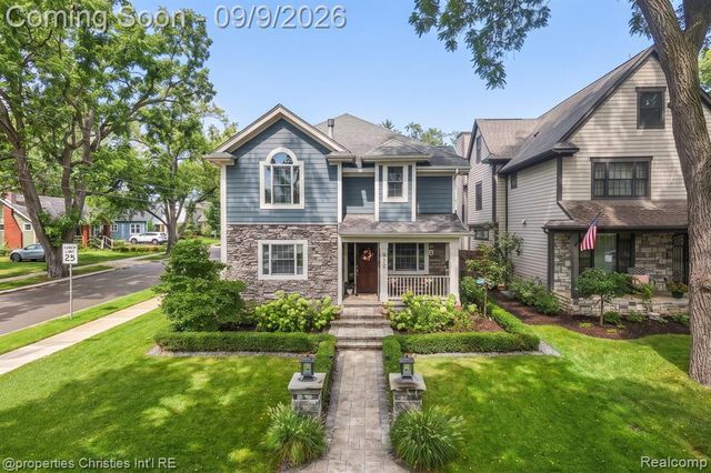 932 Roselawn Drive, Rochester, MI 48307